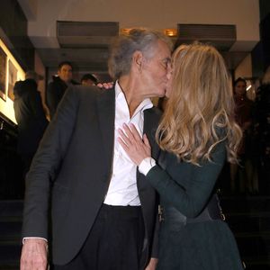 Bernard-Henri Lévy et sa femme Arielle Dombasle - Présentation et Projection du Documentaire de Bernard-Henri Lévy sur la guerre en Ukraine, à Paris, le 6 Février 2023. 

© Bertrand Rindoff / Bestimage