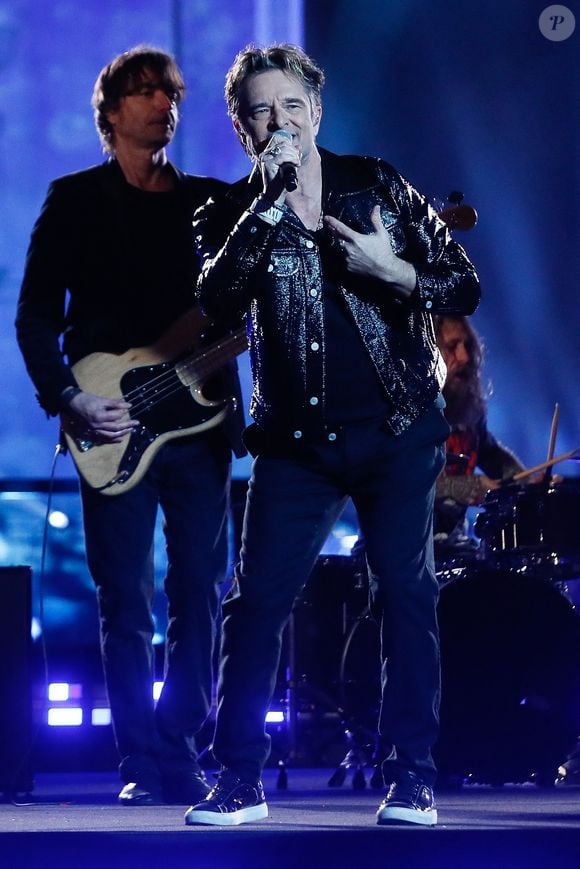 David Hallyday lors de l’émission "La grande soirée du 31 décembre de Paris" diffusée sur France 2 sur les Champs-Elysées à Paris, France, le 31 décembre 2024.  © Clovis-Tribeca/Bestimage
