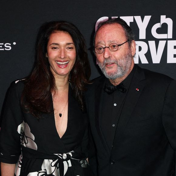 Jean Reno et Zofia Borucka assistent au Gala City Harvest au restaurant Cipriani à New York, NY le 22 avril 2025. Photo par Charles Guerin/ABACAPRESS.COM