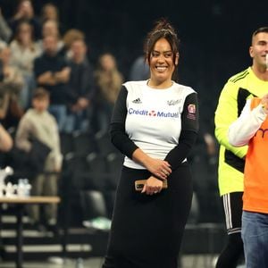 Amel Bent - Match de futsal lors de la nouvelle édition du Foot-Concert organisé par le Réseau A.Ma.N.D./Huntington Avenir à la LDLC Arena à Lyon le 11 Novembre 2024. Cet événement solidaire unique en France rassemble le sport et la musique pour lutter contre les maladies neurodégénératives. © Dominique Jacovides/Bestimage