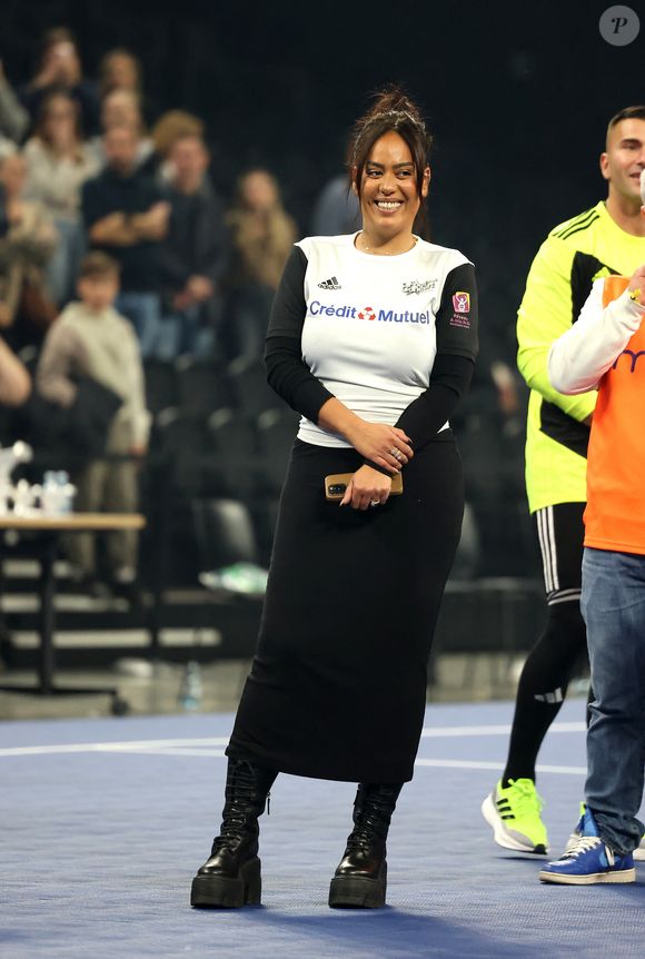 Amel Bent - Match de futsal lors de la nouvelle édition du Foot-Concert organisé par le Réseau A.Ma.N.D./Huntington Avenir à la LDLC Arena à Lyon le 11 Novembre 2024. Cet événement solidaire unique en France rassemble le sport et la musique pour lutter contre les maladies neurodégénératives. © Dominique Jacovides/Bestimage