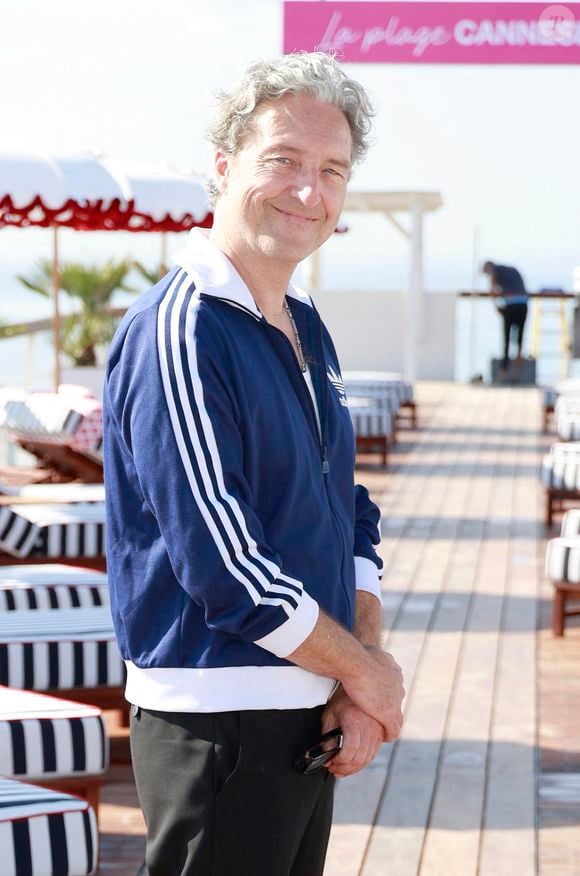 Mais ses nombreux tournages l’obligent à vivre loin de sa famille une grande partie de l’année.

Benjamin Baroche de la série Rien ne t'efface
La 8ème édition du festival CANNESERIES à Cannes
lundi 28 avril 2025. © Christophe Aubert via Bestimage
