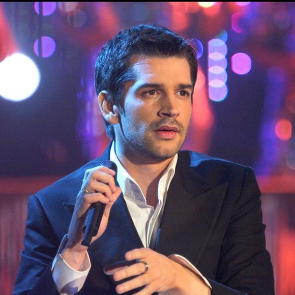 Mathieu Johann lors de l'enregistrement de l'émission "Les années bonheur". Photo par BAHI / BESTIMAGE