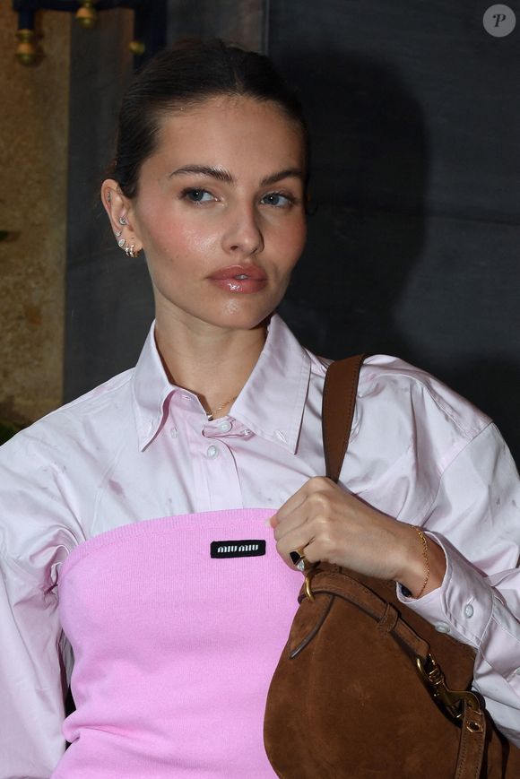Thylane blondeau est arrivée avec style au dîner Miu Miu qui s'est tenu à Juan-les-Pins, en France, dans le cadre des festivités du 78e Festival de Cannes, le 20 mai 2025.Photo by GPress/SplashNews/ABACAPRESS.COM