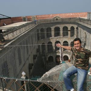 Archive - Olivier Minne à Fort Boyard, le 16 avril 2003. 

Photo : Frédéric Piau / Bestimage
