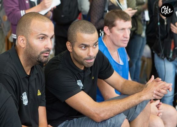 TJ (Terence) Parker et Tony Parker lors du lancement de la 3ème édition du Tony Parker camp sur le campus de La Doua à Villeurbanne, le 21 juillet 2014 © Agence / Bestimage