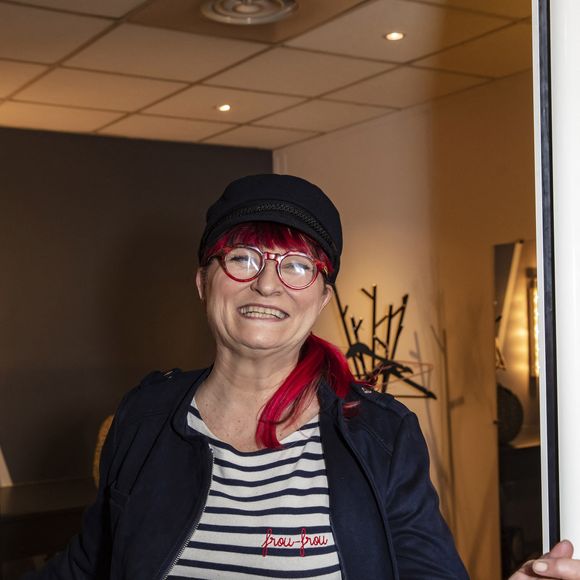 Exclusif - Christine Bravo - Backstage de l'enregistrement de l'émission "Les Grosses Têtes", présentée par Laurent Ruquier et diffuséele 19 décembre sur France 2. Le 8 décembre 2020
© Jack Tribeca / Bestimage