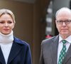 Cette intervention était "programmée et de courte durée au niveau du cuir chevelu et du visage"

Le prince Albert II de Monaco, la princesse Charlene et leurs enfants la princesse Gabriella et le prince héréditaire Jacques ont accueilli les enfants monégasque pour le traditionnel arbre de Noël du Palais à Monaco, le 17 décembre 2025. La famille princière a assisté à un spectacle dans la cour d'honneur du Palais puis a distribué cadeaux et friandises avec l'aide de la princesse Stéphanie de Monaco, et de ses enfants, Louis Ducruet et Camille Gottlieb. © Claudia Albuquerque/Bestimage