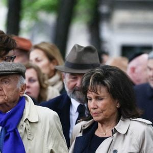 Anne Sinclair et Pierre Nora lors des obsèques de l'avocat Georges Kiejman au cimetière du Montparnasse à Paris, France, le 12 mai 2023. Photo par Nasser Berzane/ABACAPRESS.COM