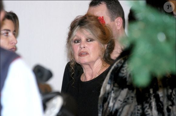 "La Madrague, c’est le reflet de moi quand je faisais des folies" a-t-elle expliqué lors de son entretien du 12 mai dernier.

L'ancienne actrice Brigitte Bardot fête le Noël de la Société Protectrice des Animaux dans son refuge d'Auteuil © Giancarlo Gorassini/ABACA. 40736-7. Paris-France, 14/12/2002.