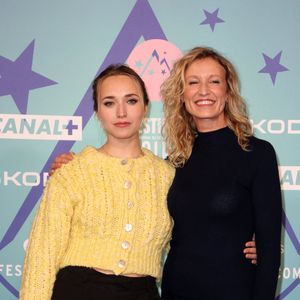 Alexandra Lamy, Chloé Jouannet - 27ème Festival International du Film de Comédie de l'Alpe d'Huez le 17 janvier 2024. © Dominique Jacovides/Bestimage