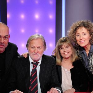 Jean-Paul Debout s'est construit une belle carrière de peintre contemporain.
Jean-Paul Debout, Jean-Jacques Debout, Chantal Goya, Mireille Dumas lors de l'enregistrement de l'émission Vie Privee, Vie Publique a Paris, France, le 15 octobre 2009. Photo par Max Colin/ABACAPRESS.COM