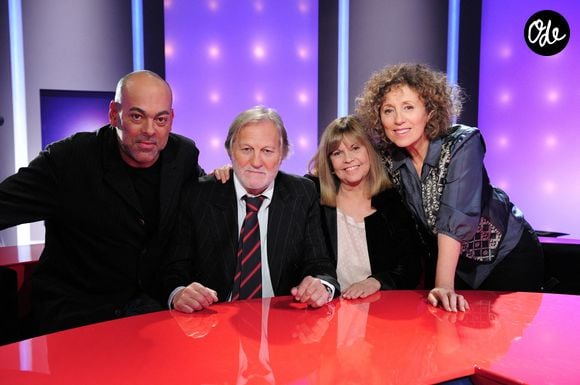 Jean-Paul Debout s'est construit une belle carrière de peintre contemporain.

Jean-Paul Debout, Jean-Jacques Debout, Chantal Goya, Mireille Dumas lors de l'enregistrement de l'émission Vie Privee, Vie Publique a Paris, France, le 15 octobre 2009. Photo par Max Colin/ABACAPRESS.COM