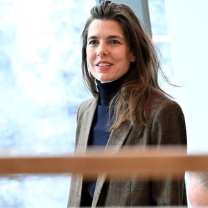 Le prince Albert II de Monaco, la princesse Caroline de Hanovre, Charlotte Casiraghi et Mélanie-Antoinette de Massy inaugurent la médiathèque Caroline à Monaco, le 10 décembre 2025.
© Bruno Bebert / Bestimage