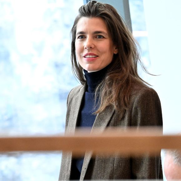 Le prince Albert II de Monaco, la princesse Caroline de Hanovre, Charlotte Casiraghi et Mélanie-Antoinette de Massy inaugurent la médiathèque Caroline à Monaco, le 10 décembre 2025. 

© Bruno Bebert / Bestimage