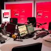 Une star de télé débarque sur France Inter et est… privilégiée ? Cette place de choix ne l'oblige pas à quitter sa chaîne