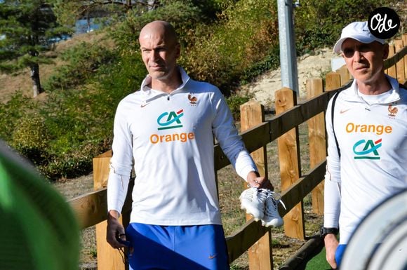 Ce trésor caché en Occitanie représente à la fois un ancrage familial et des projets professionnels ambitieux.

Zinédine Zidane - Entraînement de l'équipe de France en préparation de la Ligue des nations de l'UEFA 2026 au Centre national de Clairefontaine le 21 septembre 2026. © Baptiste Autissier/PsnewZ/Bestimage