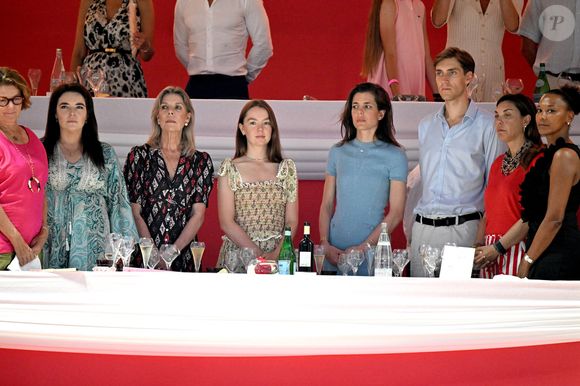 La princesse Caroline de Hanovre, sa fille Charlotte Casiraghi, son fils, né de son union avec Gad Elmaleh, Raphael, la princesse Alexandra de Hanovre, son fiancé Ben-Sylvester Strautmann, Melanie de Massy et Diane Fissore, la présidente du jumping et de la Fédération monégasque d’équitation, ont assisté à la 2eme journée du Jumping International de Monte-Carlo, le 4 juillet 2024. La compétition se déroule sur le port Hercule à Monaco, du 3 juillet au 5 juillet. La princesse Caroline, sa fille Charlotte et Diane Fissore, ont remis le 1er prix de la Longines Pro-Am Cup au profit de l'AMADE et recupéré un chèque de 20000 Euros pour l'associarion fondée en 1963 par la princesse Grace de Monaco en faveur de la protection et de l’épanouissement des enfants. C'es le binôme composé de Giacomo Paneraj (MON) et Felipe Coutinho Mendonca Nagata (BRE), pour la Team Paneraj & Partner Estate qui ont pris la première place. © Bruno Bebert/Bestimage