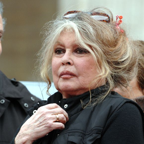 "C’est très important !" a déclaré Brigitte Bardot dans une lettre remise à la rédaction tropézienne de Var-Matin.

L'actrice française et militante des droits des animaux Brigitte Bardot assiste à une manifestation pour les droits des animaux devant le Panthéon à Paris, en France. Photo de Nicolas Khayat/ABACAPRESS.COM