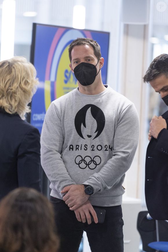 L'astronaute français Thomas Pesquet - Conférence de presse de lancement de la Semaine Olympique et Paralympique 2022 qui aura lieu dans les établissements scolaires du 24 au 29 janvier. Face à l’augmentation de la sédentarité des jeunes, l’Organisation Mondiale de la Santé recommande la pratique d’au moins 60 minutes d’activité physique par jour pour les enfants et les adolescents de 5 à 17 ans. Pourtant, plus de 80% ne les atteignent pas aujourd’hui. Face à ce constat, le MENJS et Paris 2024 ont lancé le dispositif de "30 minutes d’activité physique par jour" dans les écoles primaires. Cette mesure mise en expérimentation il y a plus d’un an, sera généralisée dans les écoles d’ici 2024. A l’occasion de la Semaine Olympique et Paralympique 2022, l’astronaute de l’Agence spatiale européenne Thomas Pesquet lancera un défi aux élèves pour bouger plus et un premier bilan du dispositif sera présenté. Le déroulé vous sera envoyé en amont de la conférence de presse, au comité d'organisation des Jeux Olympiques et Paralympiques de Paris 2024 dans le bâtiment "PULSE", à Saint-Denis, Seine-Saint-Denis, France , le 17 janvier 2022. © Pierre Perusseau/Bestimage