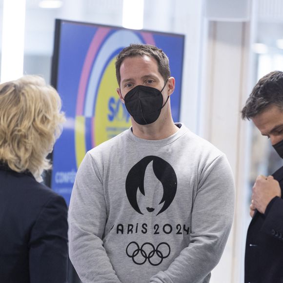 L'astronaute français Thomas Pesquet - Conférence de presse de lancement de la Semaine Olympique et Paralympique 2022 qui aura lieu dans les établissements scolaires du 24 au 29 janvier. Face à l’augmentation de la sédentarité des jeunes, l’Organisation Mondiale de la Santé recommande la pratique d’au moins 60 minutes d’activité physique par jour pour les enfants et les adolescents de 5 à 17 ans. Pourtant, plus de 80% ne les atteignent pas aujourd’hui. Face à ce constat, le MENJS et Paris 2024 ont lancé le dispositif de "30 minutes d’activité physique par jour" dans les écoles primaires. Cette mesure mise en expérimentation il y a plus d’un an, sera généralisée dans les écoles d’ici 2024. A l’occasion de la Semaine Olympique et Paralympique 2022, l’astronaute de l’Agence spatiale européenne Thomas Pesquet lancera un défi aux élèves pour bouger plus et un premier bilan du dispositif sera présenté. Le déroulé vous sera envoyé en amont de la conférence de presse, au comité d'organisation des Jeux Olympiques et Paralympiques de Paris 2024 dans le bâtiment "PULSE", à Saint-Denis, Seine-Saint-Denis, France , le 17 janvier 2022. © Pierre Perusseau/Bestimage