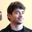 Charles Leclerc présente sa nouvelle ligne de vêtements : une collection élégante pour l'été avec une phrase signature du pilote