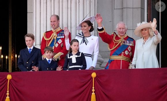 Le 15 juin 2024, le Prince et la Princesse de Galles avec leurs enfants, le Prince George, le Prince Louis, et la Princesse Charlotte et le Roi Charles III et la Reine Camilla, sur le balcon du Palais de Buckingham.