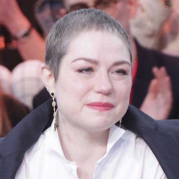 La mort d'Emilie Dequenne aura plongé tout son entourage dans une immense tristesse. 

Exclusif -  Emilie Dequenne sur le plateau de l'émisson "C à vous" lors du 77ème Festival International du Film de Cannes.
© Jack Tribeca / Bestimage