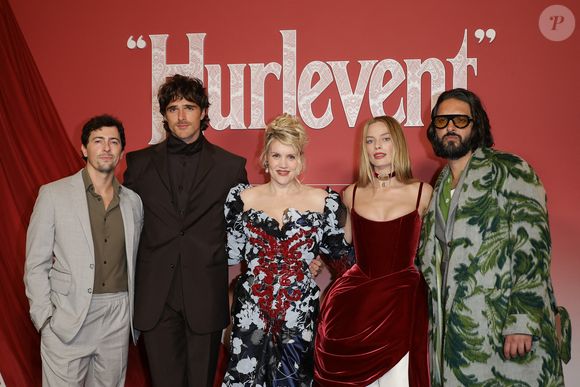 De nombreuses personnalités françaises étaient présentes pour découvrir l’adaptation du roman d’Emily Brontë.

guest, Jacob Elordi, Emerald Fennell, Margot Robbie et Shazad Latif - Avant-première du film "Hurlevent" au Grand Rex à Paris le 2 février 2026. © Coadic Guirec/Bestimage