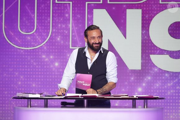 Exclusif - Cyril Hanouna, sur le plateau de  TBT9 présenté par C.Hanouna, et diffusé en direct sur W9, Paris, France, le 05 novembre 2025. © Jack Tribeca / Bestimage