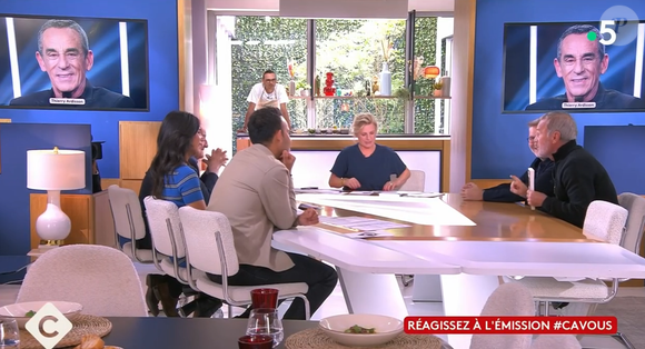 Laurent Baffie présente ses excuses à Thierry Ardisson dans "C à vous", le 6 mai 2025, sur France 5, Laurent Ruquier s'en mêle