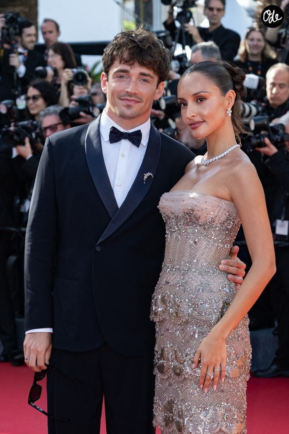 Le coureur automobile et celle qui est désormais sa femme, Alexandra Leclerc, partagent en effet l'envie d'explorer les musées du monde... 

Charles Leclerc et Alexandra Leclerc assistent à la projection et au tapis rouge du film "La vie d’une femme" au Palais des Festivals de Cannes, en France, le 13 mai 2026, dans le cadre du 79e Festival de Cannes. Photo de Nicolas Genin/Abaca