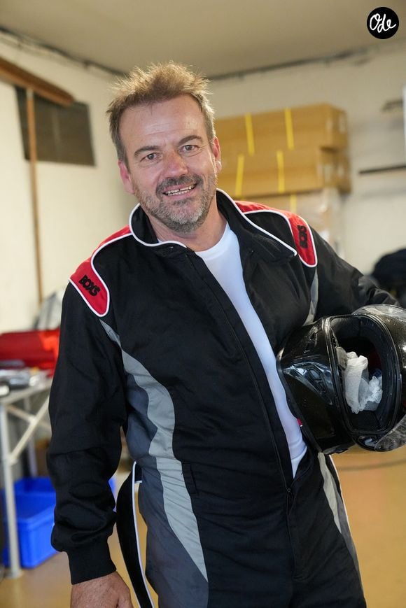 Pour le plus beau jour de leur vie, les mariés avaient par ailleurs misé sur une élégance estivale et décontractée. 

Exclusif - Stéphane Henon - 10ème édition du Marathon Karting Jules Bianchi sur le circuit Paul Ricard en soutien à l'Association Jules Bianchi le 13 septembre 2025.
© Anne-Sophie Guebey / Bestimage