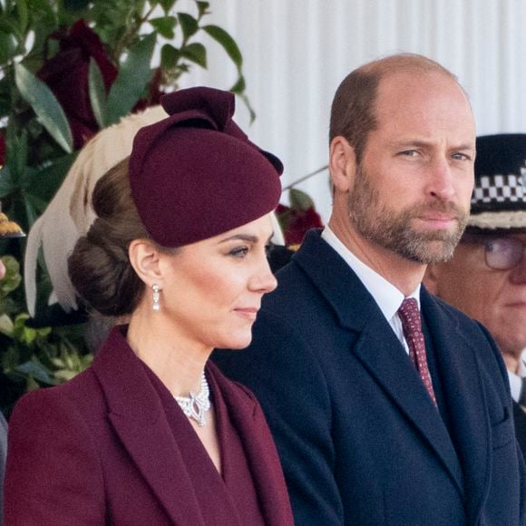 "Nous vous souhaitons à tous un très joyeux Noël", ont naturellement notifié le prince William et son épouse. Un tendre cliché pris depuis leur domaine d'Amner Hall.

Le prince William, prince de Galles, et Catherine (Kate) Middleton, princesse de Galles lors de la cérémonie de bienvenue pour la visite d'État de l'émir du Qatar Tamim ben Hamad Al-Thani à Londres, Royaume Uni, le 3 décembre 2024. © GoffPhotos/Bestimage