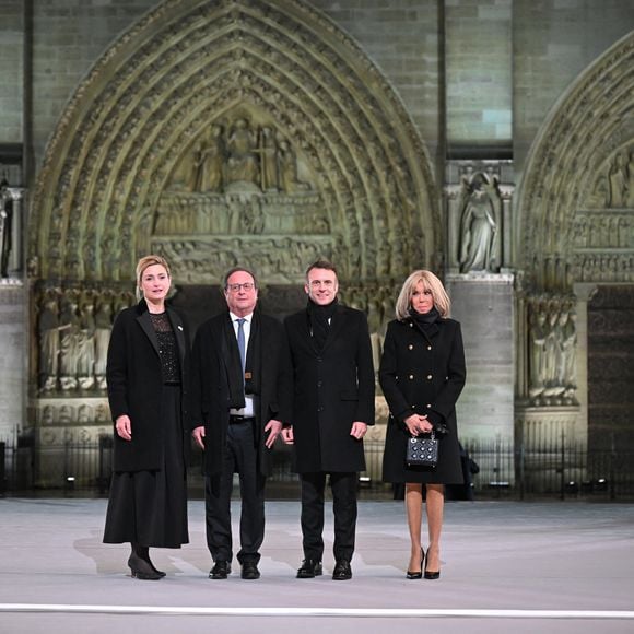 (L to R) Julie Gayet and Former French President, François Hollande, French President, Emmanuel Macron and his wife, Brigitte Macron attend the welcome ceremony at official reopening ceremony of Notre-Dame Cathedral in Paris, France on December 7, 2024, after more than five-years of reconstruction work following the April 2019 fire. © Eliot Blondet/Pool/Bestimage