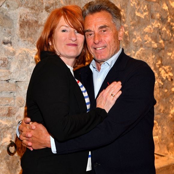 Exclusif - Muriel Mayette-Holtz et Gérard Holtz durant la soirée de première pour la pièce Le sourire de Darwin, dans la nouvelle salle du Théâtre de Nice, Les Franciscains, un spectacle conçu par Isabella Rossellini et mis en scène par Muriel Mayette-Holtz, le 26 avril 2022.  © Bruno Bebert / Bestimage