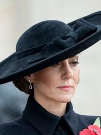 Kate Middleton avec des boucles d’oreilles en rubis presque jamais vues, l’histoire qui se cache derrière