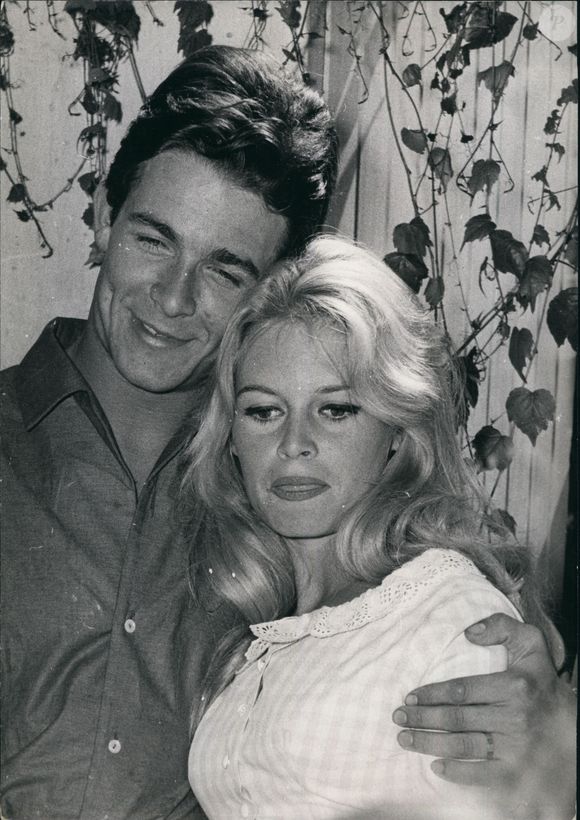 Brigitte Bardot épouse son partenaire Jacques Charrier.
Crédit image : Keystone Press Agency/ZUMA Press Wire