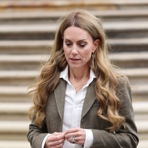 Le prince William, prince de Galles, et Catherine (Kate) Middleton, arborant des cheveux blonds, visitent les jardins, récemment transformés, du musée d'histoire naturelle à Londres, le 4 septembre 2025. © GOFF  / BESTIMAGE