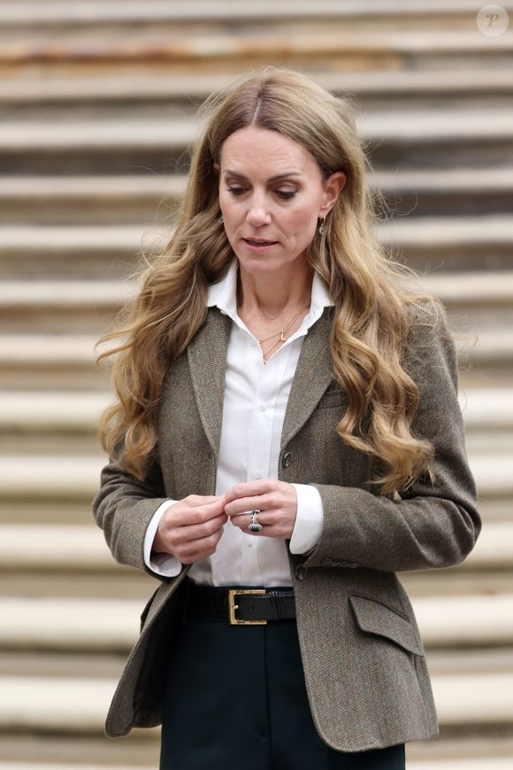 Le prince William, prince de Galles, et Catherine (Kate) Middleton, arborant des cheveux blonds, visitent les jardins, récemment transformés, du musée d'histoire naturelle à Londres, le 4 septembre 2025. © GOFF  / BESTIMAGE