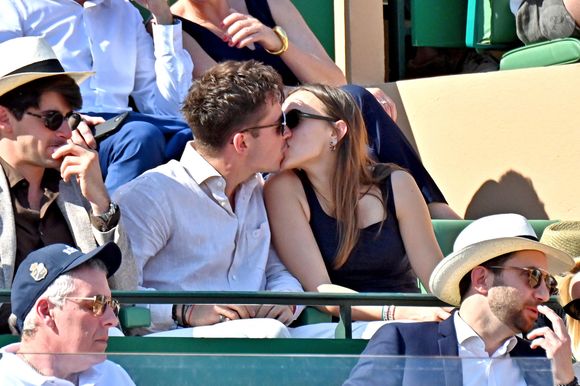 Lorenzo Tolotta Leclerc, son frère, Charles Leclerc et sa compagne Charlotte Siné - Les personnalités assistent à la victoire du Grec Stefanos Tsitsipas face à l'Allemand Alexander Zverev (6-4, 6-2) lors de la demi-finale du tournoi Masters 1000 de Monte-Carlo à Roquebrune-Cap-Martin, le 16 avril 2022.