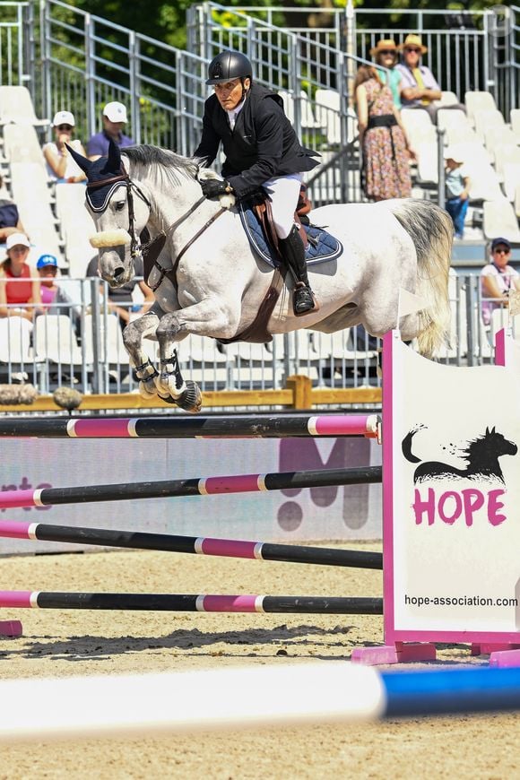 Serge Varsano sur Mylo Van Klapscheut au Prix Geberit lors de la 10ème édition du "Longines Paris Eiffel Jumping" à la Plaine de Jeux de Bagatelle à Paris le 23 juin 2024.

© Pierre Perusseau / Veeren / Bestimage