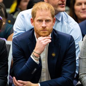 Le prince Harry, duc de Sussex, assiste à la compétition de volley-ball assis au Vancouver Convention Centre lors des Invictus Games Vancouver Whistler 2025, le 15 février 2025. © Backgrid USA / Bestimage