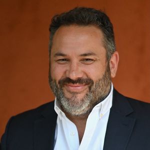 Bruce Toussaint assiste aux Internationaux de France 2023 à Roland Garros le 06 juin 2023 à Paris, France. Photo par Franck Castel/ABACAPRESS.COM