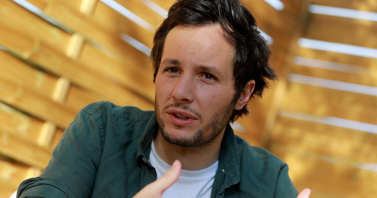 Un projet en famille ! Vianney porté par son fils Edgar (3 ans et demi), le chanteur dévoile en images où il en est dans sa fameuse construction retirée de tout - Purepeople