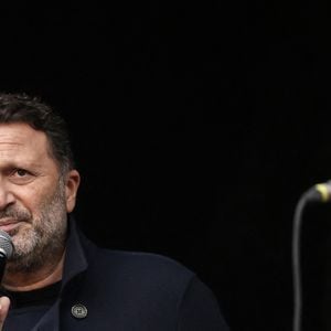 Arthur dit espérer que cette situation de sécurité s’arrête bientôt.

L'animateur et producteur de télévision, Arthur (Jacques Essebag) - Marche en hommage aux victimes de l'attaque du 7 octobre contre Israël par le Hamas, à Paris, le 6 octobre 2024. © Stéphane Lemouton / Bestimage