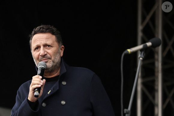 Arthur dit espérer que cette situation de sécurité s’arrête bientôt.

L'animateur et producteur de télévision, Arthur (Jacques Essebag) - Marche en hommage aux victimes de l'attaque du 7 octobre contre Israël par le Hamas, à Paris, le 6 octobre 2024. © Stéphane Lemouton / Bestimage