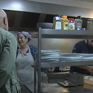 Surprise : sur place, le patron était absent et son fils Yacine a pris la fuite.

Philippe Etchebest s'est rendu dans le restaurant routier de Bachir pour "Cauchemar en cuisine".