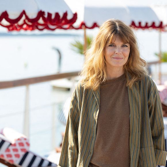 Gwendoline Hamon participe au Photocall "Rien Ne T'Efface" lors du 8ème Festival International de Cannes à la Plage Du Majestic le 28 avril 2025 à Cannes, France Photo by Shootpix/ABACAPRESS.COM