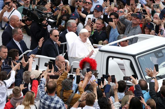 Rétro - Le pape François est décédé à l'âge de 88 ans.
Jorge Mario Bergoglio, plus connu sous son nom de règne, François, est mort ce lundi 21 avril à 88 ans. Né en 1936 à Buenos Aires en Argentine, Jorge Mario Bergoglio était le premier pape non-européen depuis le VIIIe siècle. Zuma Press / Bestimage